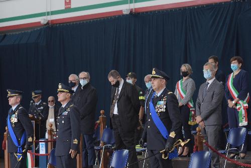 Un momento della cerimonia di passaggio di consegne al Comando del secondo Stormo della base militare di Rivolto